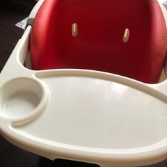ingenuity ベビーチェア レッドの画像