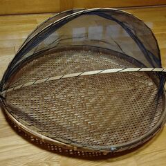 【差し上げます】長期保管中古品 ネット付き竹ざるの画像