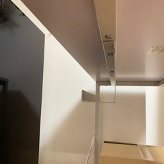 高さのあるデスクの画像