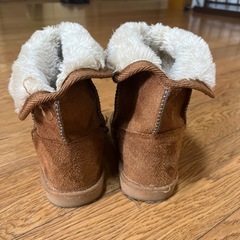 キッズ用ムートンブーツの画像