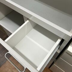 家具	【リユ-スのサカイ広島石内店】ジモティ割！３枚扉食器棚/クリ-ニング済み/HG-7520/広島市 家具　佐伯区 家具　南区 家具　西区 家具　東区 家具　中区 家具　安佐南区 家具　安佐北区 家具　安芸区 家具　府中町 家具　海田町 家具　熊野町 家具　坂町 家具　廿日市市 家具																		 																			の画像