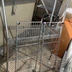 スチールラックの画像