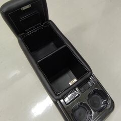 アームレスト　コンソールボックス　汎用タイプ 　中古品の画像