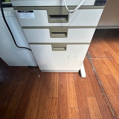 事務テーブル2セットの画像