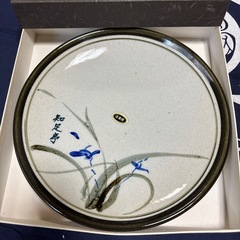 【新品未使用】お皿の画像