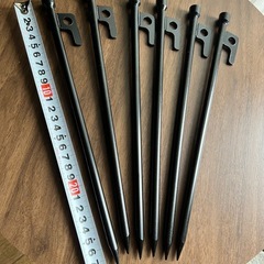 キャンプ用品　スチールペグと収納ポーチ
の画像