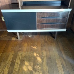 洋風　収納家具の画像