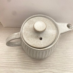 取引中／ティーポット　オイルポット　ニトリの画像
