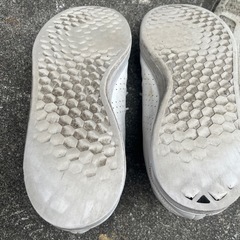adidasスニーカー26.5の画像