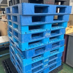プラスチック　パレット　荷物用
の画像