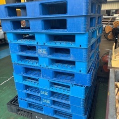 プラスチック　パレット　荷物用
の画像
