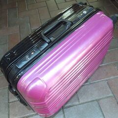 トップバリュー キャリーケース 旅行かばん スーツケース パープル×ブラック系 TSAロック付き 37×24×高さ56cm 札幌市東区 新道東店の画像