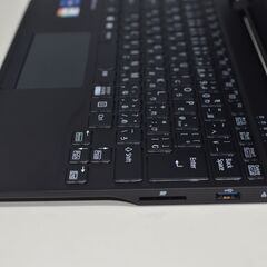 中古軽量ノートパソコン 富士通 UH-X/F3 Windows11+office 爆速SSD512GB 第11世代core i7/メモリ16GB/13.3インチ/webカメラ/無線内蔵の画像