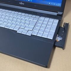 ノートパソコン富士通 Win11の画像