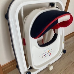 COMBI 歩行器の画像