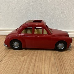 シルバニア 赤い車の画像