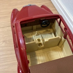 シルバニア 赤い車の画像