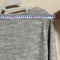 フリル付きワンピースの画像