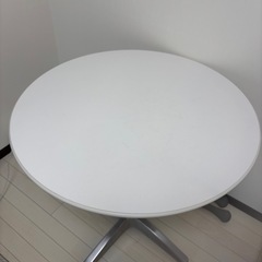 新品テーブルの画像