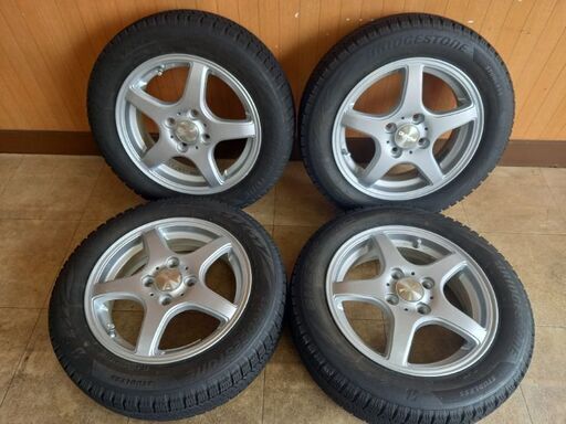 ホイール付きスタッドレスタイヤ4本セット　中古品 BRIDGESTONE 中古 205/70R15 スタッドレスタイヤ アルミホイール