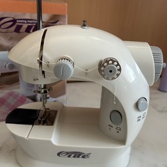 【美品】小型ミシンの画像