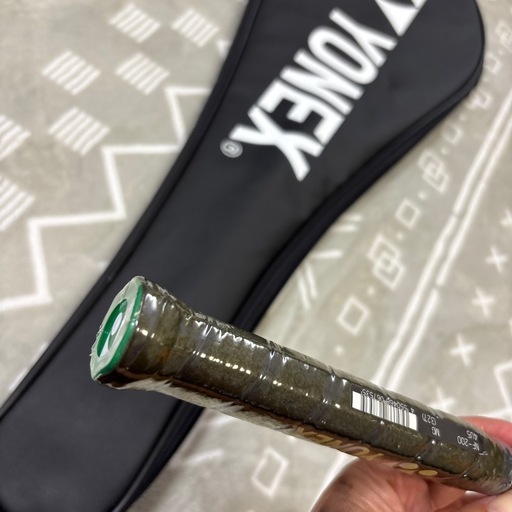 【新品】YONEX Nanoflare 200 バドミントンラケット（ケース付き）