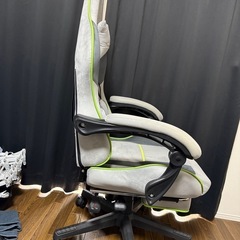 ゲーミングチェアの画像