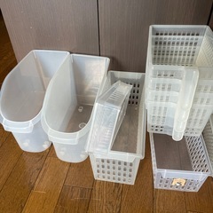 プラスチック収納ケース１５個　さしあげますの画像