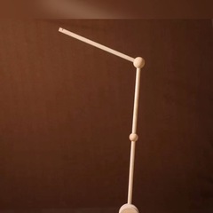 ベビーベッド用モービルスタンド 取り外し可能な木製ホルダー 360度回転対応の画像