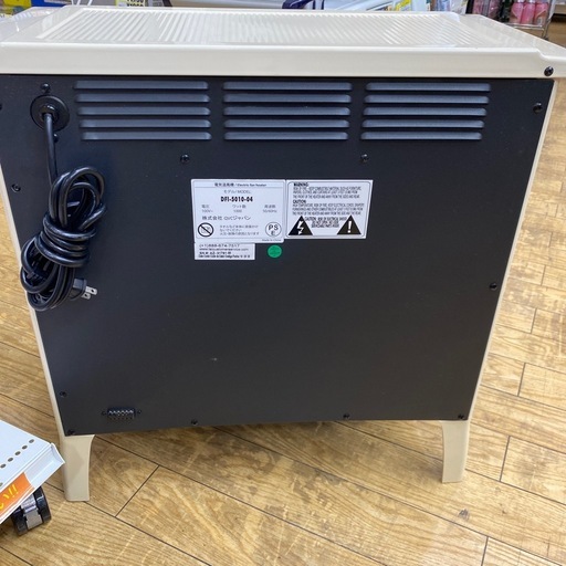 10/25値下げしました✨これからの季節に✨QVCジャパン 電気暖炉型温風機 DFI-5010-04 ファンヒーター　オシャレ ホワイ