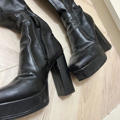 ニーハイブーツの画像