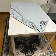 テーブルのみの画像