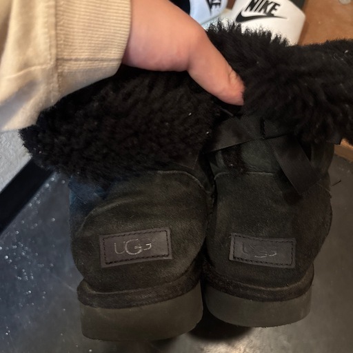 【美品】UGG アグ ブラック レザー ショート ムートン ブーツ 24 UGG(アグ) ショートブーツ 24 レディース - 1120731 黒 ムートン