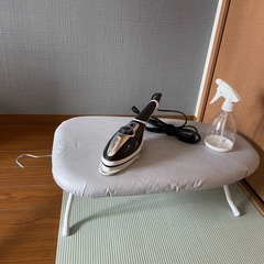 スチームアイロン+アイロン台+霧吹きセット⭐️⭐️⭐️⭐️⭐️の画像