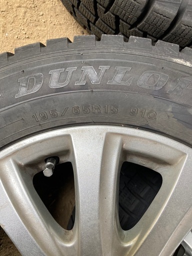 スタッドレスタイヤ　ホイール付き　4本セット　195/65R15