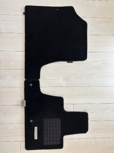 セレナ　フロアマット