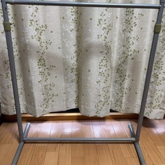 押入れ用ハンガーラックの画像