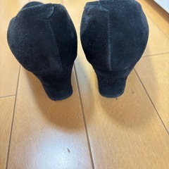 日本製！BELLA DONNA ベラドンナ　ブラックスエードパンプス 23cmの画像