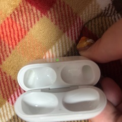 AirPods A2084 イヤホンの画像