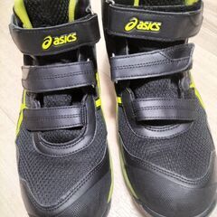 アシックスの仕事用靴の画像