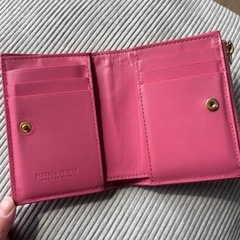 ボッテガベネタ カセット 2つ折り財布 ピンクの画像