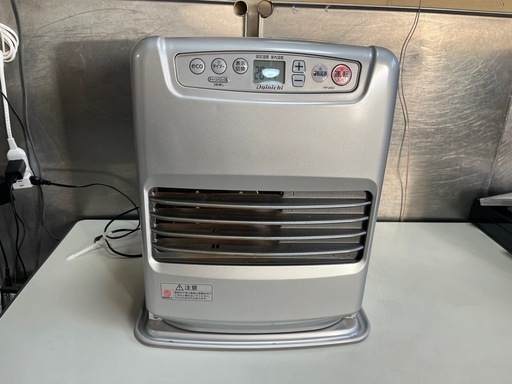ダイニチ　ブルーヒーターFW-E32S3-S   新品・未開封品 ダイニチ FW-E32S3-S (ライトシルバー) 石油 ファンヒーター 木造（戸
