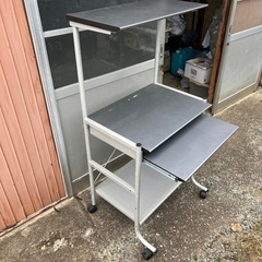 パソコンデスクの画像