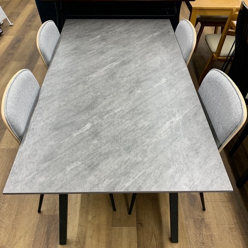 ダイニングテーブル