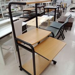 リユースのサカイ栃木店★ジモティ割あり★  PCデスク ベージュ W60×D56×H132 クリーニング済み TC11092の画像
