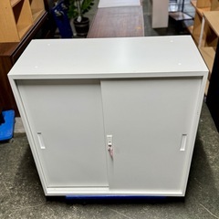 A1639🌟配送♻️設置可能‼️ オフィス用　収納庫　書庫　鍵付き🌟の画像