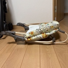折り畳み、コンパクト収納可　バウンサーの画像
