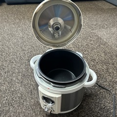 美品♥️電気圧力鍋LPCT12の画像