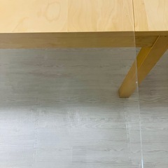 お渡し先決まりました【美品】IKEA(イケア) BJURSTA(ビュースタ)伸縮式テーブル／天板アクリル付の画像