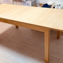 お渡し先決まりました【美品】IKEA(イケア) BJURSTA(ビュースタ)伸縮式テーブル／天板アクリル付の画像